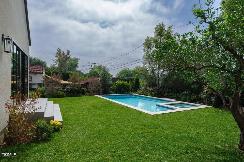 2384 E Orange Grove Boulevard Pasadena, CA 91104