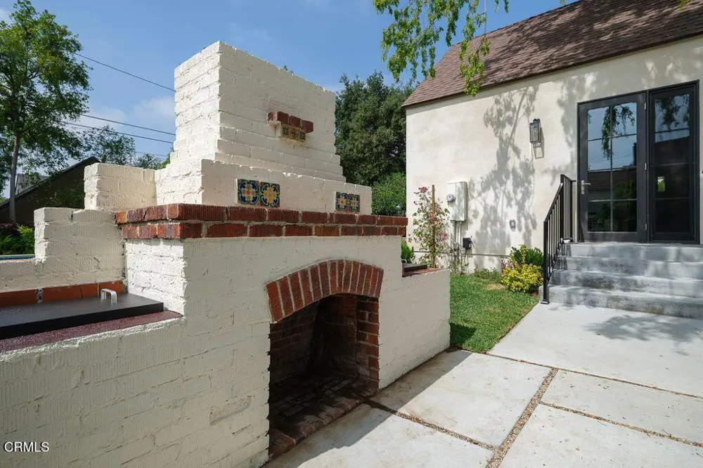 2384 E Orange Grove Boulevard Pasadena, CA 91104