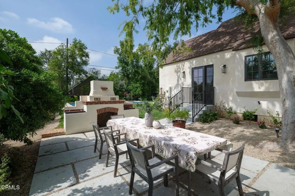 2384 E Orange Grove Boulevard Pasadena, CA 91104