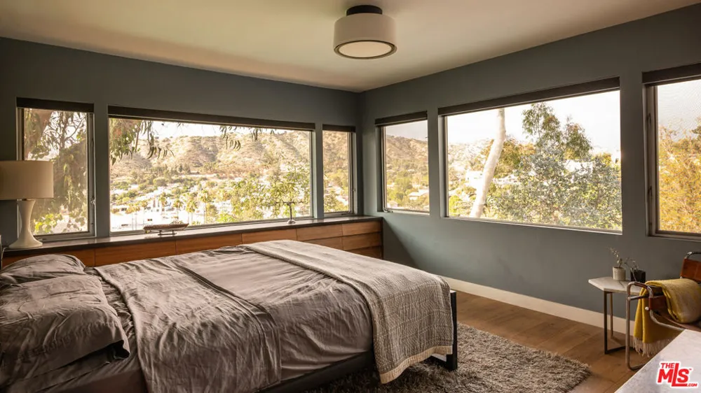 4901 El Canto Drive Los Angeles, CA 90041