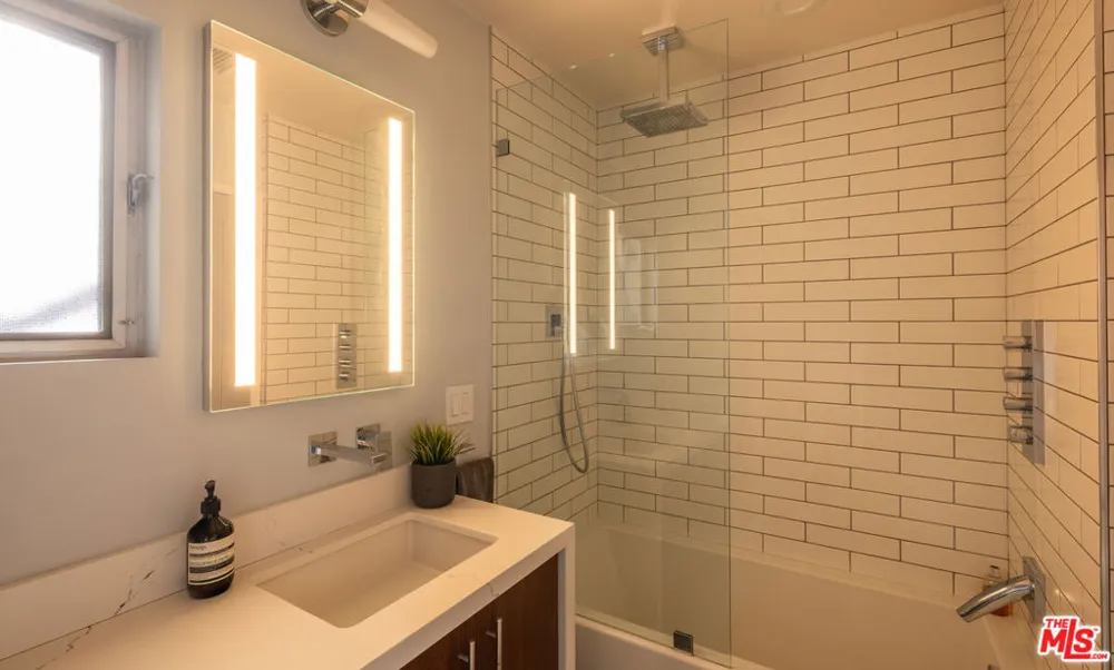 4901 El Canto Drive Los Angeles, CA 90041