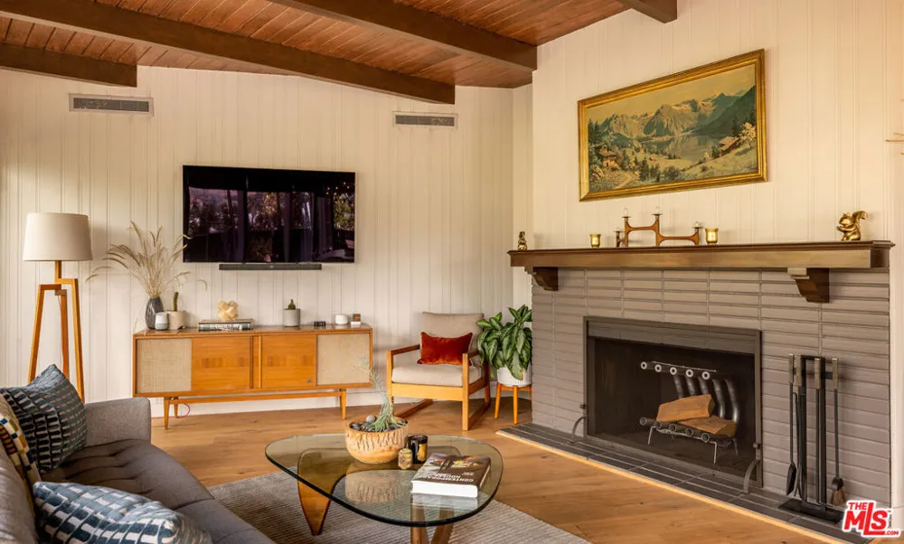 4901 El Canto Drive Los Angeles, CA 90041
