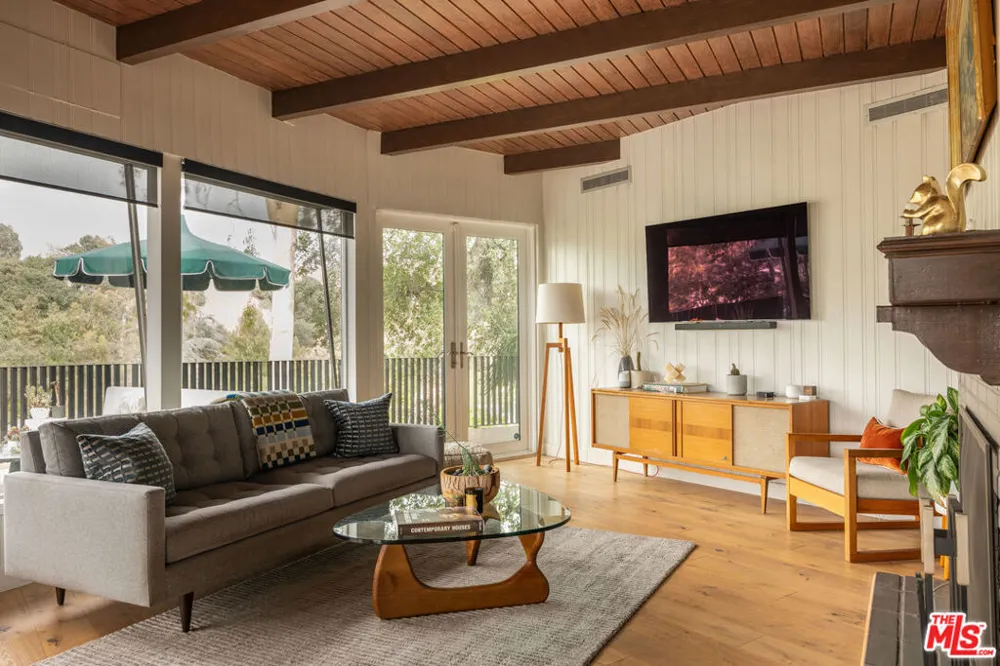4901 El Canto Drive Los Angeles, CA 90041