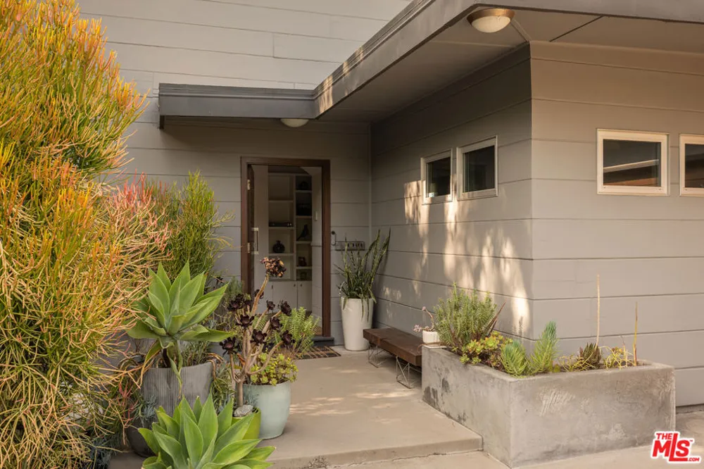 4901 El Canto Drive Los Angeles, CA 90041