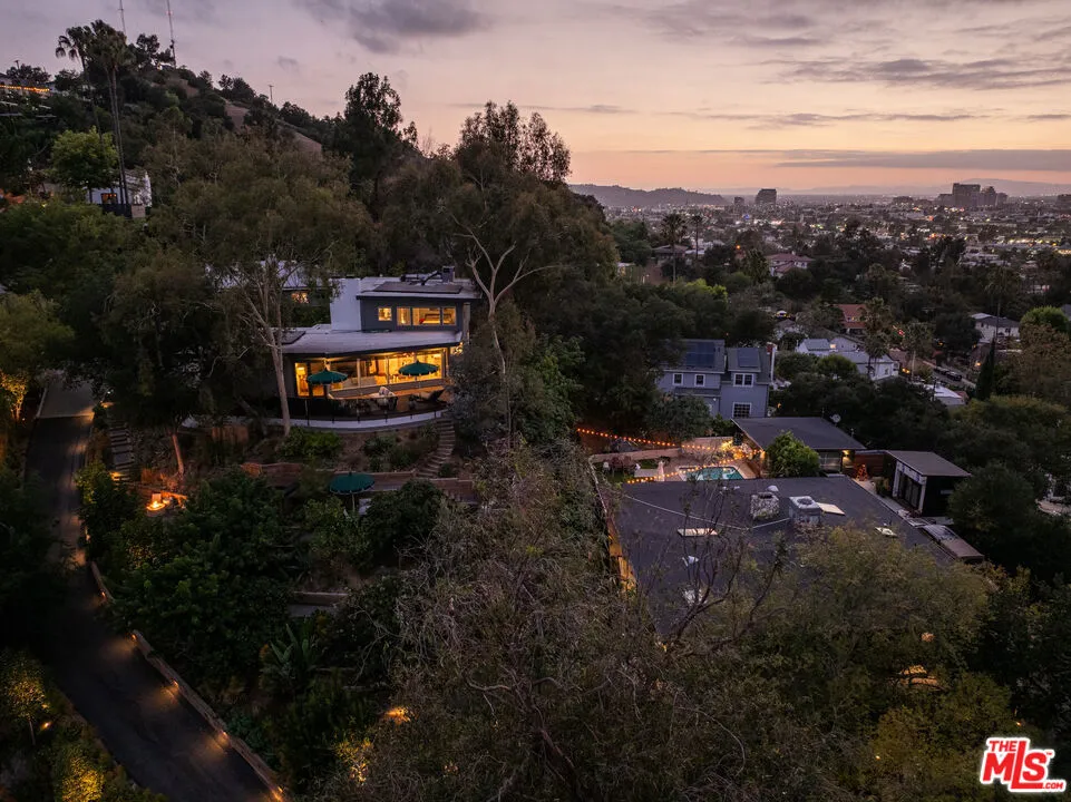 4901 El Canto Drive Los Angeles, CA 90041