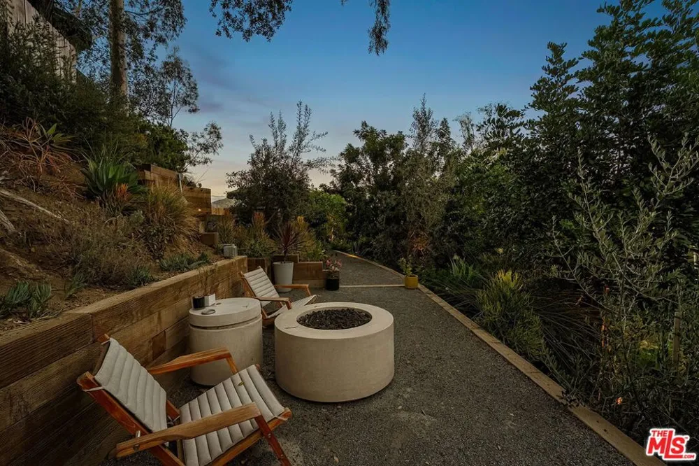 4901 El Canto Drive Los Angeles, CA 90041
