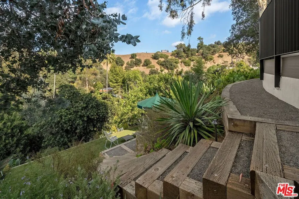 4901 El Canto Drive Los Angeles, CA 90041