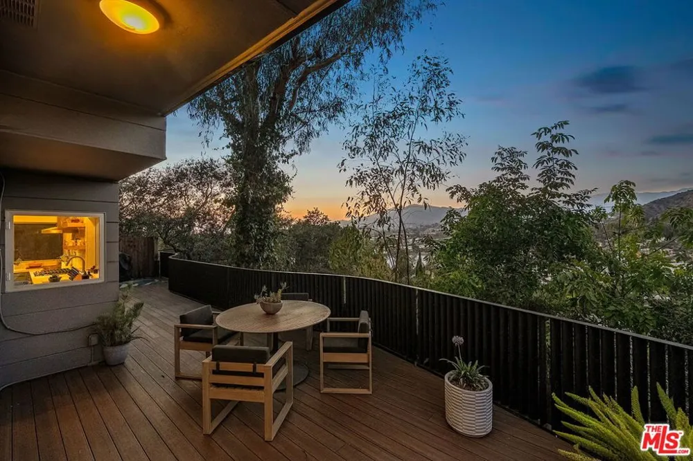 4901 El Canto Drive Los Angeles, CA 90041