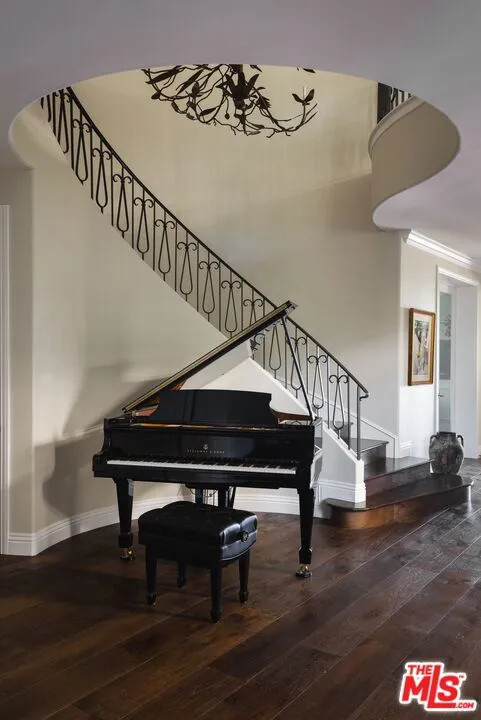 16736 Via Pacifica Pacific Palisades, CA 90272