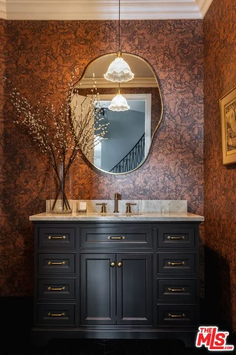16736 Via Pacifica Pacific Palisades, CA 90272