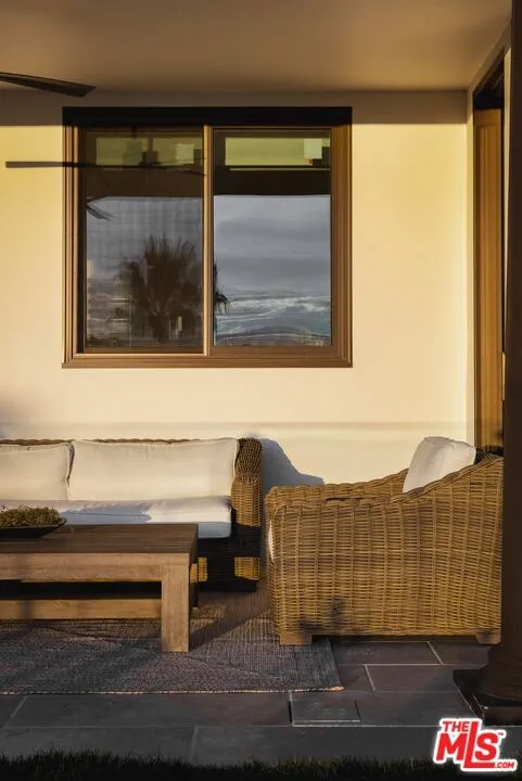 16736 Via Pacifica Pacific Palisades, CA 90272