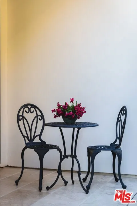 16736 Via Pacifica Pacific Palisades, CA 90272