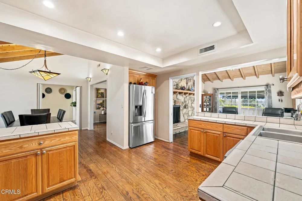 1480 E Glenoaks Boulevard Glendale, CA 91206