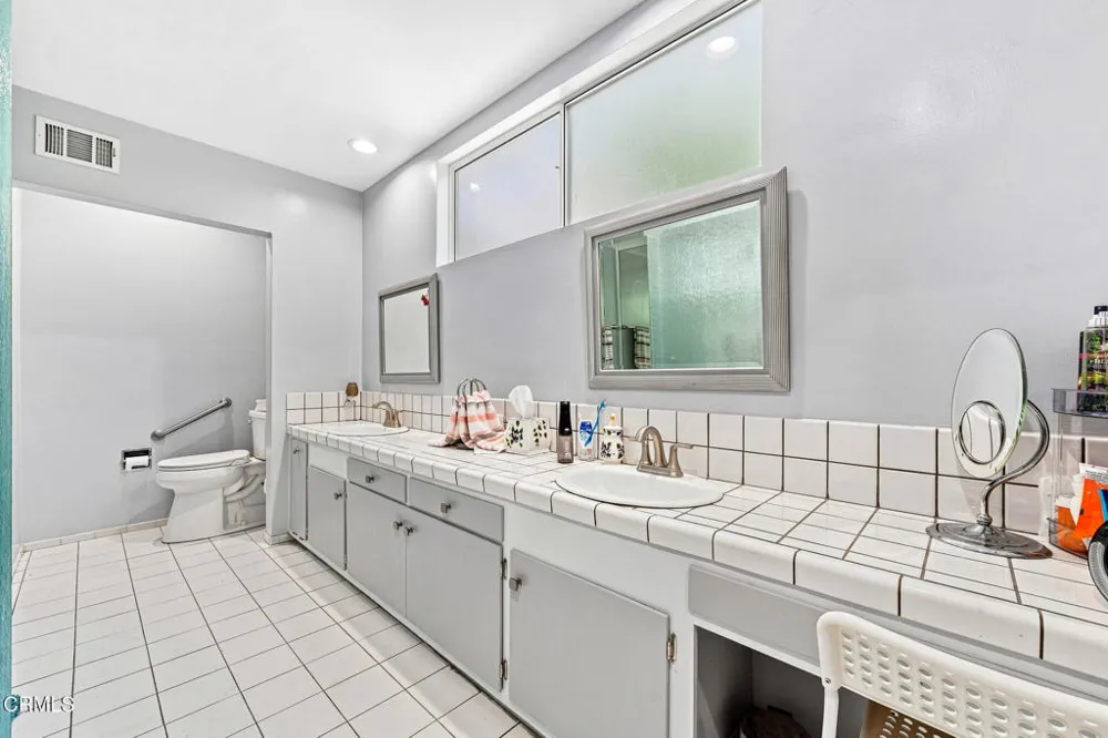 1480 E Glenoaks Boulevard Glendale, CA 91206