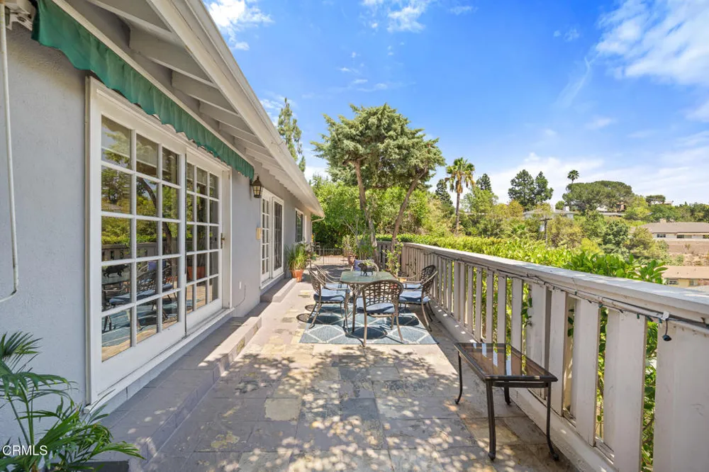 1480 E Glenoaks Boulevard Glendale, CA 91206