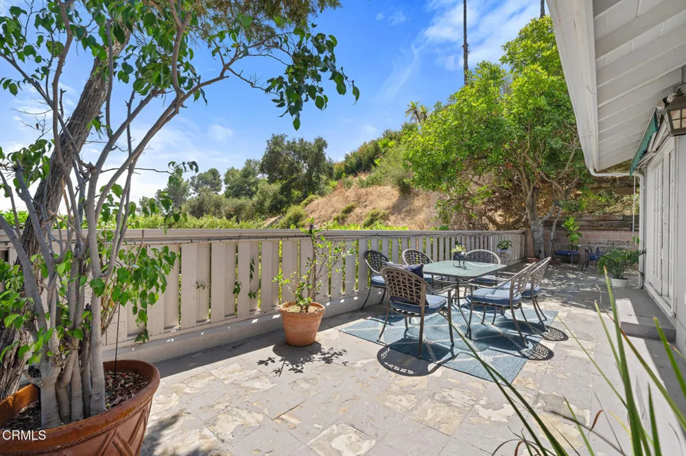 1480 E Glenoaks Boulevard Glendale, CA 91206