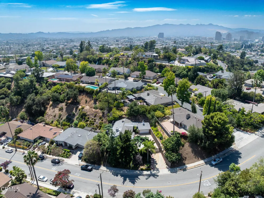 1480 E Glenoaks Boulevard Glendale, CA 91206