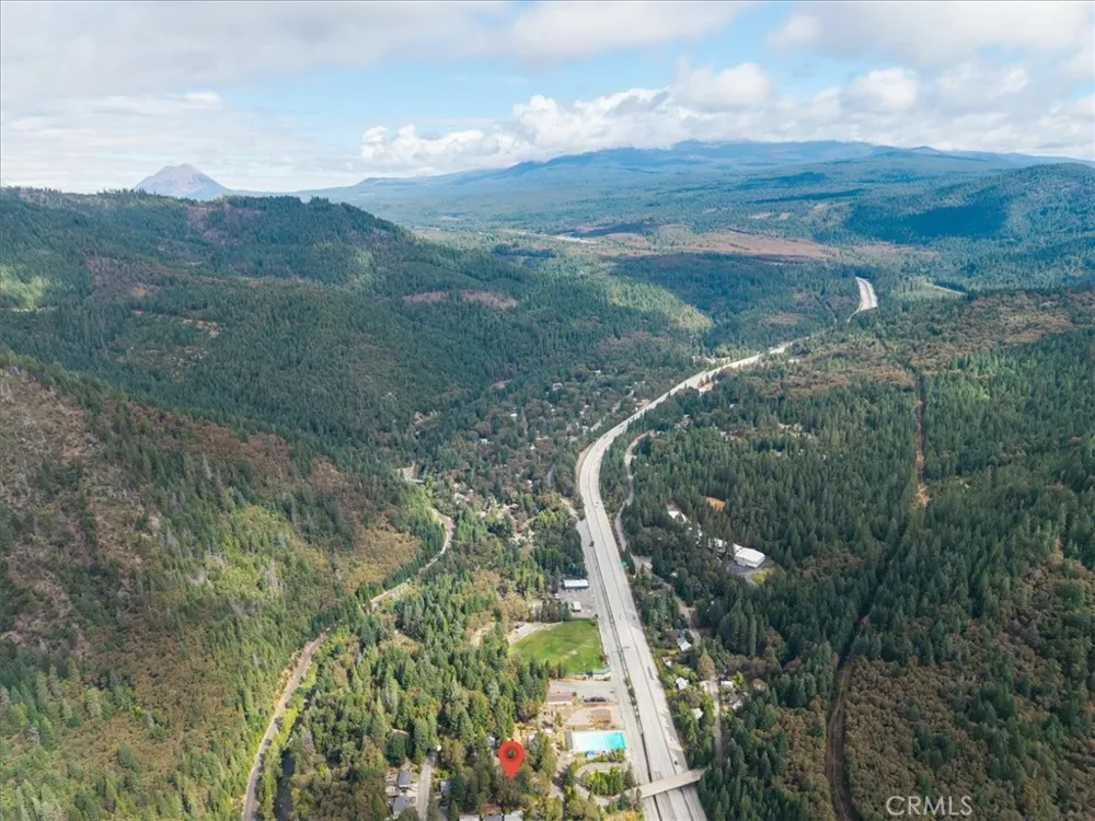 4310 Buckboard Ln Dunsmuir, CA 96025