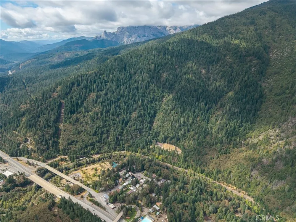 4310 Buckboard Ln Dunsmuir, CA 96025