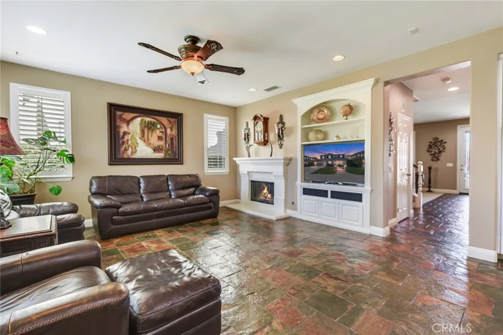 14313 Goose Eastvale, CA 92880