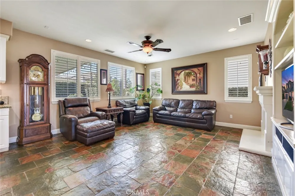 14313 Goose Eastvale, CA 92880