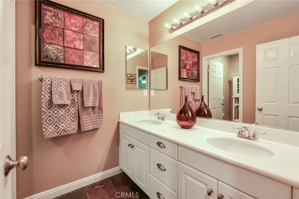 14313 Goose Eastvale, CA 92880