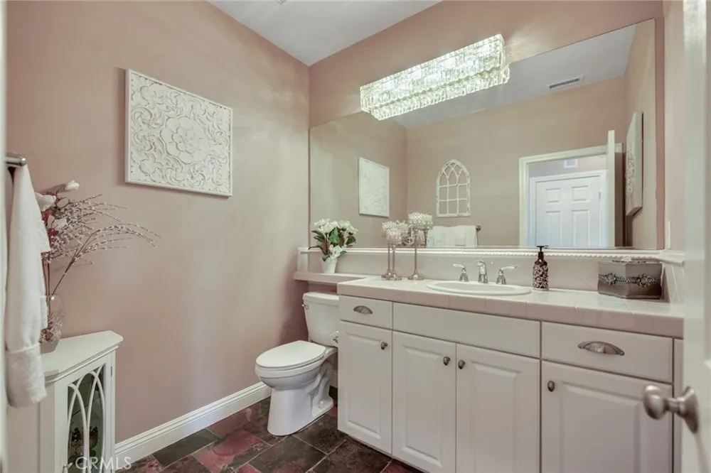 14313 Goose Eastvale, CA 92880