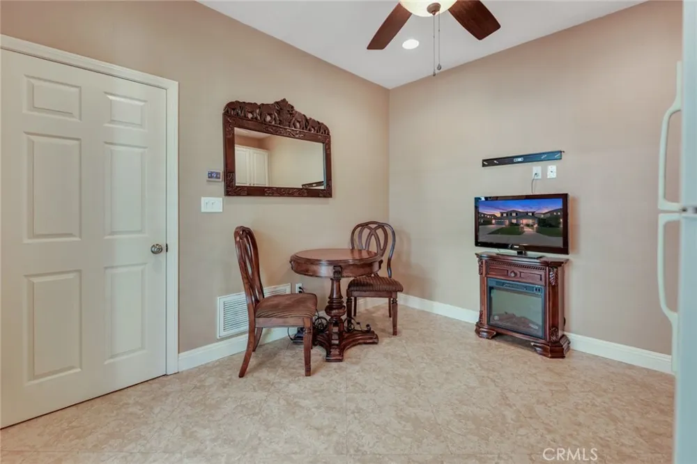 14313 Goose Eastvale, CA 92880