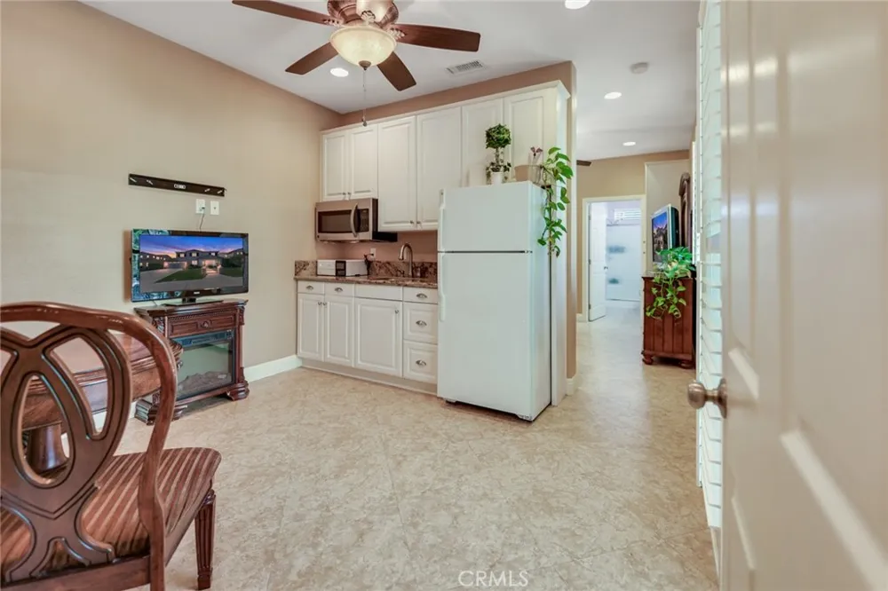14313 Goose Eastvale, CA 92880