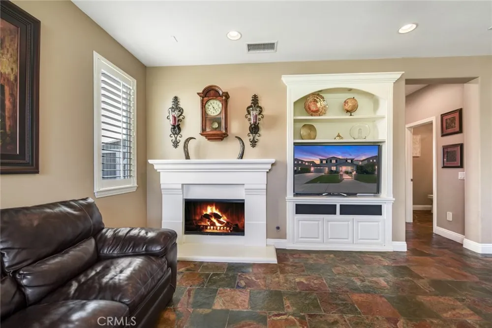 14313 Goose Eastvale, CA 92880
