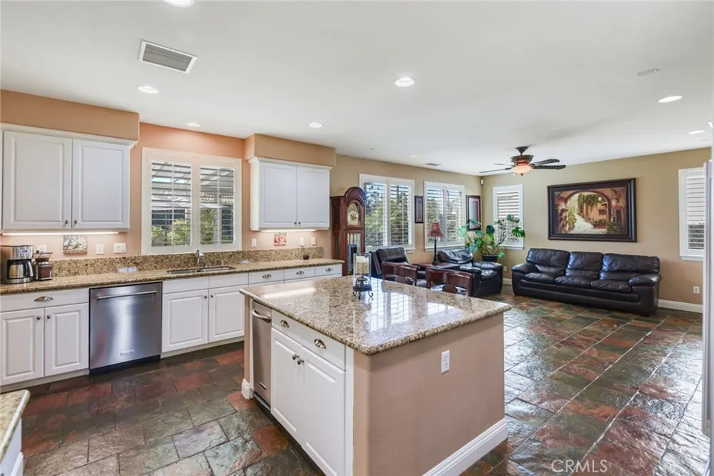14313 Goose Eastvale, CA 92880