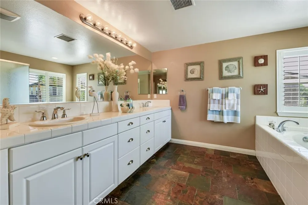 14313 Goose Eastvale, CA 92880
