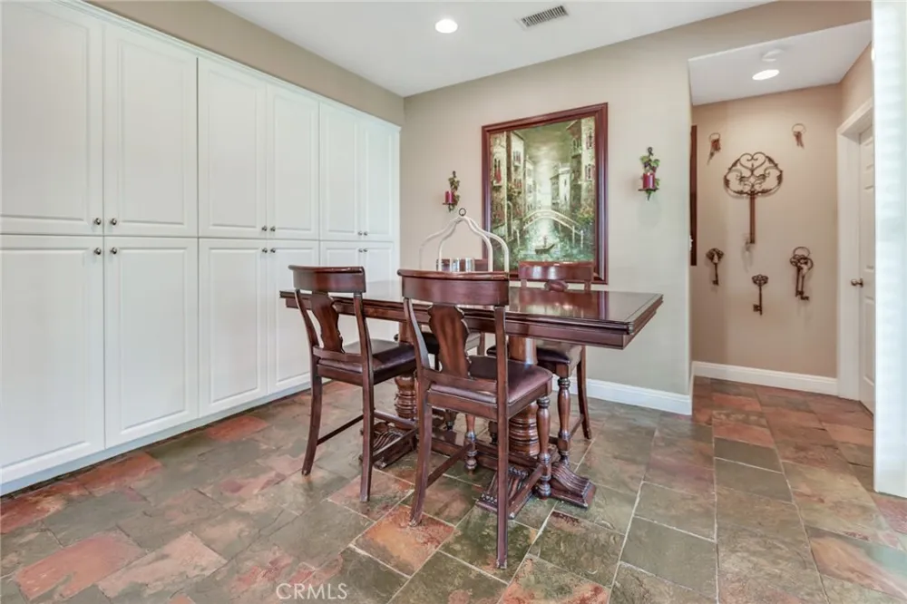 14313 Goose Eastvale, CA 92880