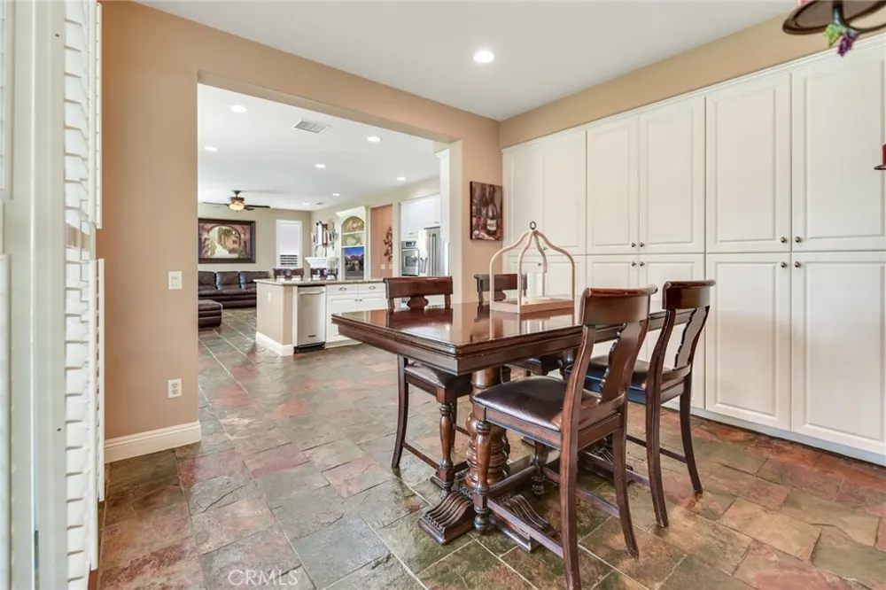 14313 Goose Eastvale, CA 92880