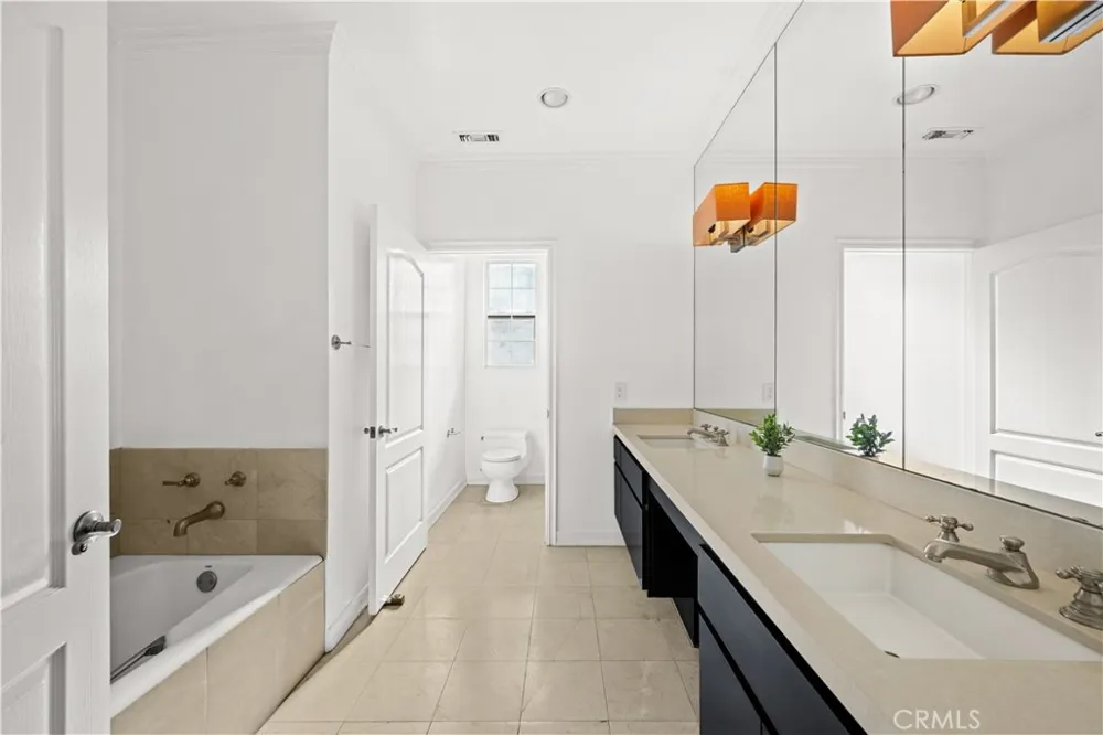 128 Swall Drive #304 Los Angeles, CA 90048