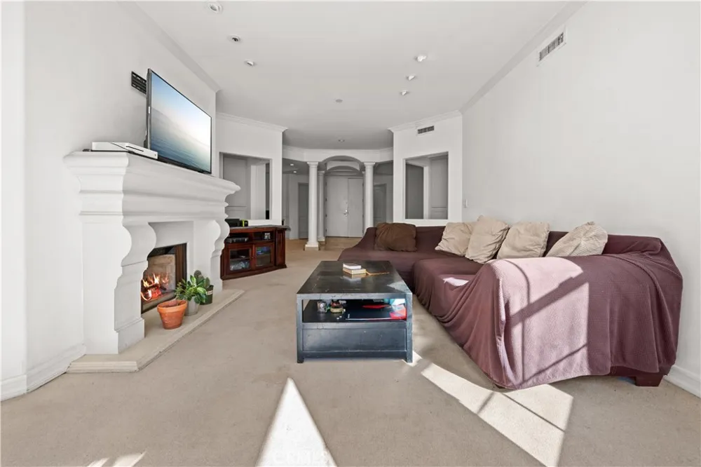 128 Swall Drive #304 Los Angeles, CA 90048