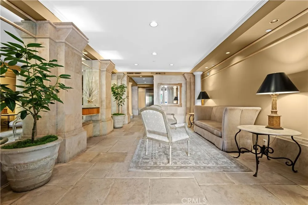 128 Swall Drive #304 Los Angeles, CA 90048