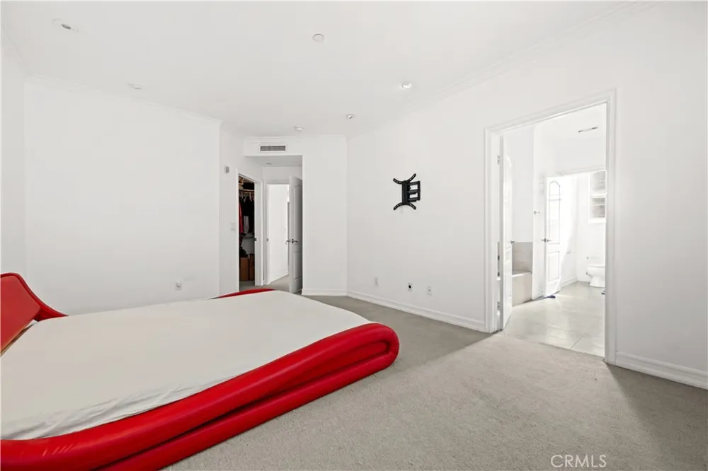 128 Swall Drive #304 Los Angeles, CA 90048
