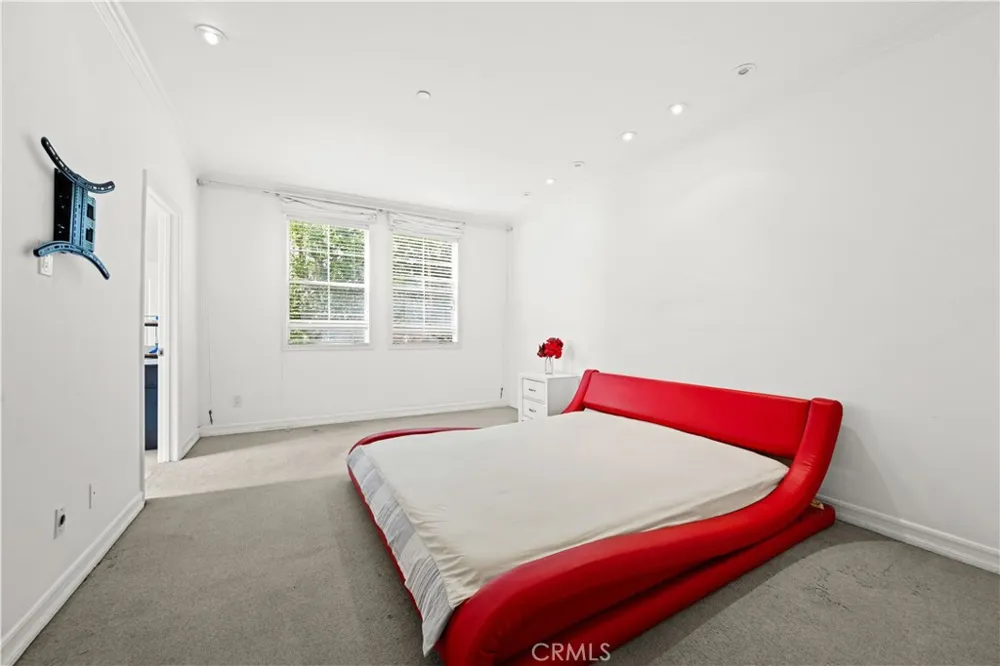 128 Swall Drive #304 Los Angeles, CA 90048
