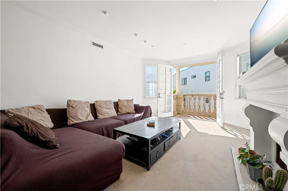 128 Swall Drive #304 Los Angeles, CA 90048