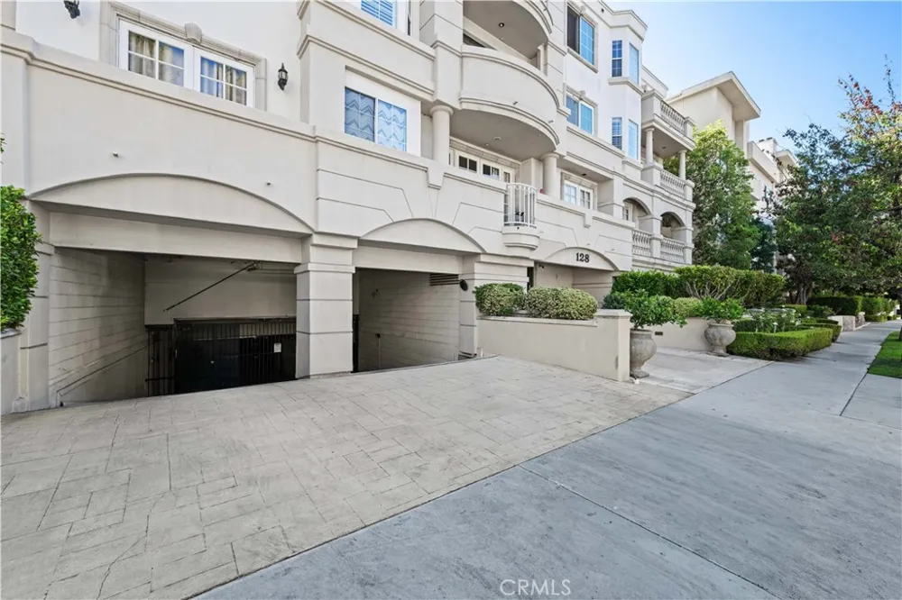 128 Swall Drive #304 Los Angeles, CA 90048