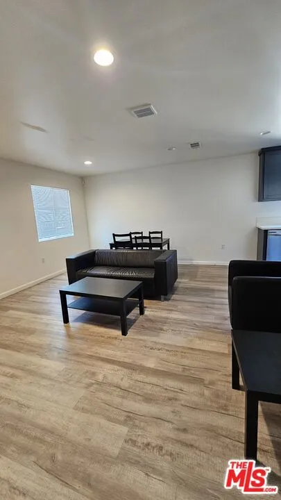 1320 W 37th Street #A Los Angeles, CA 90007