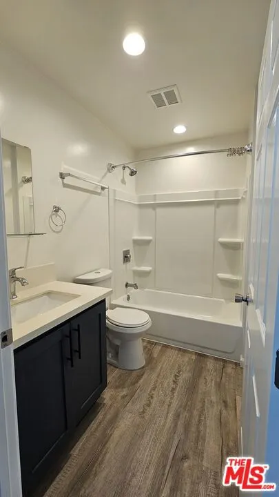 1320 W 37th Street #A Los Angeles, CA 90007
