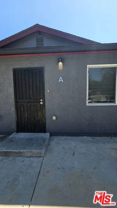 1320 W 37th Street #A Los Angeles, CA 90007