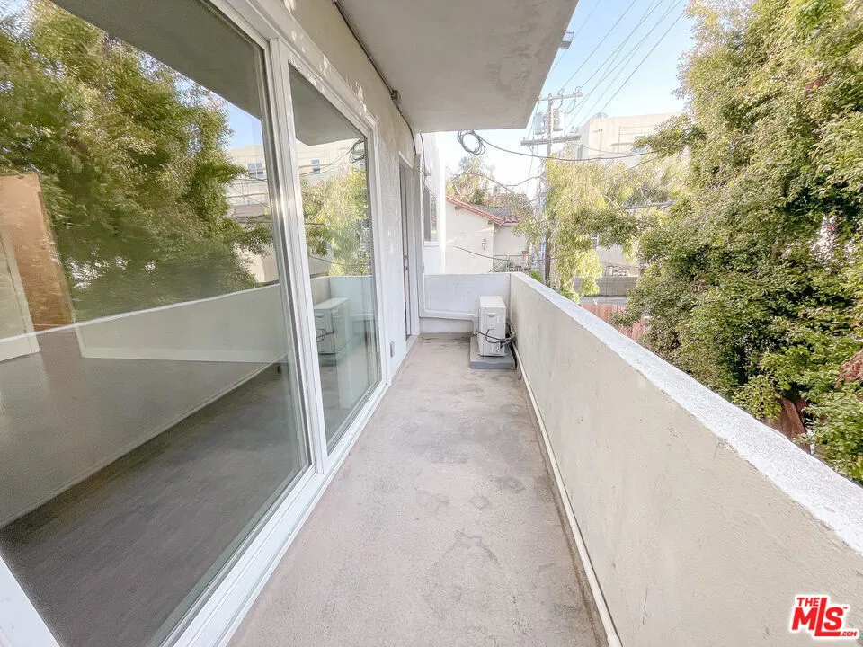 1117 S Bedford Street #204 Los Angeles, CA 90035