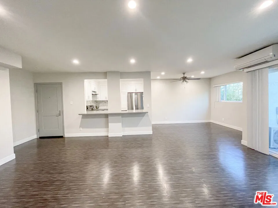 1117 S Bedford Street #204 Los Angeles, CA 90035
