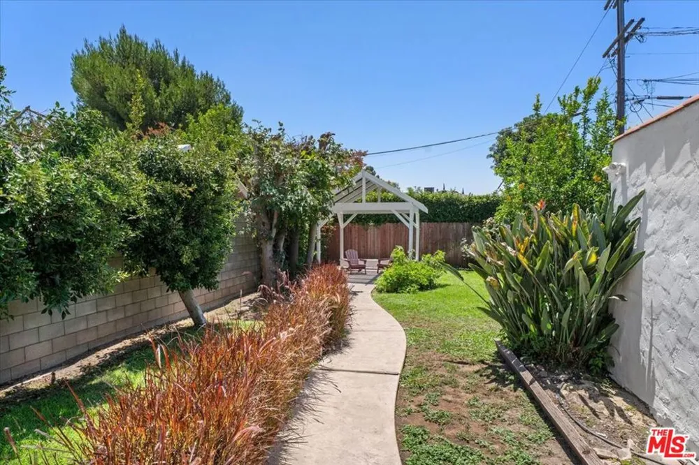 8908 Gibson Street Los Angeles, CA 90034