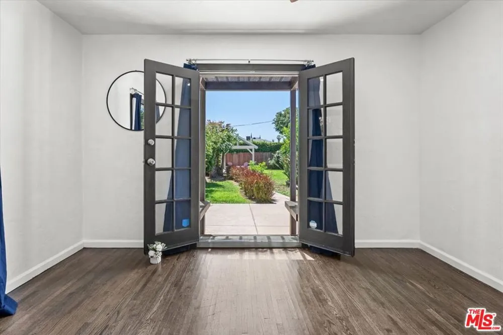 8908 Gibson Street Los Angeles, CA 90034