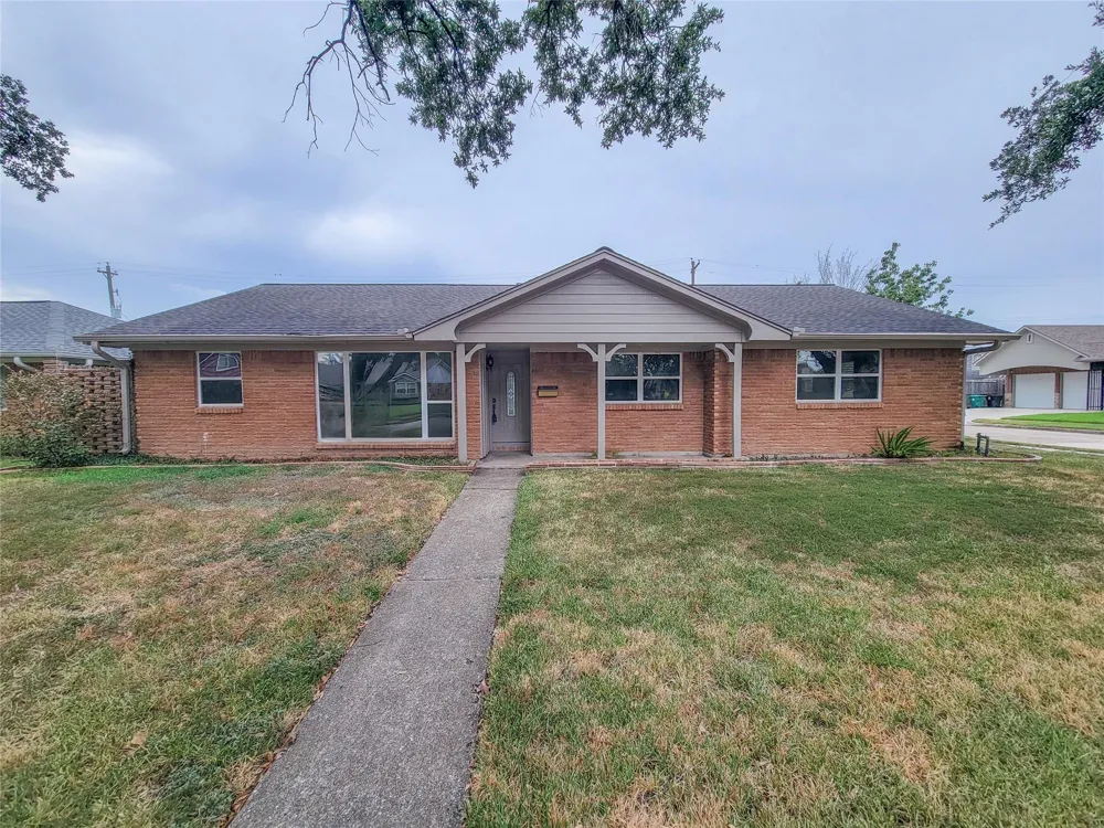 2403 Willowby Houston, TX 77008