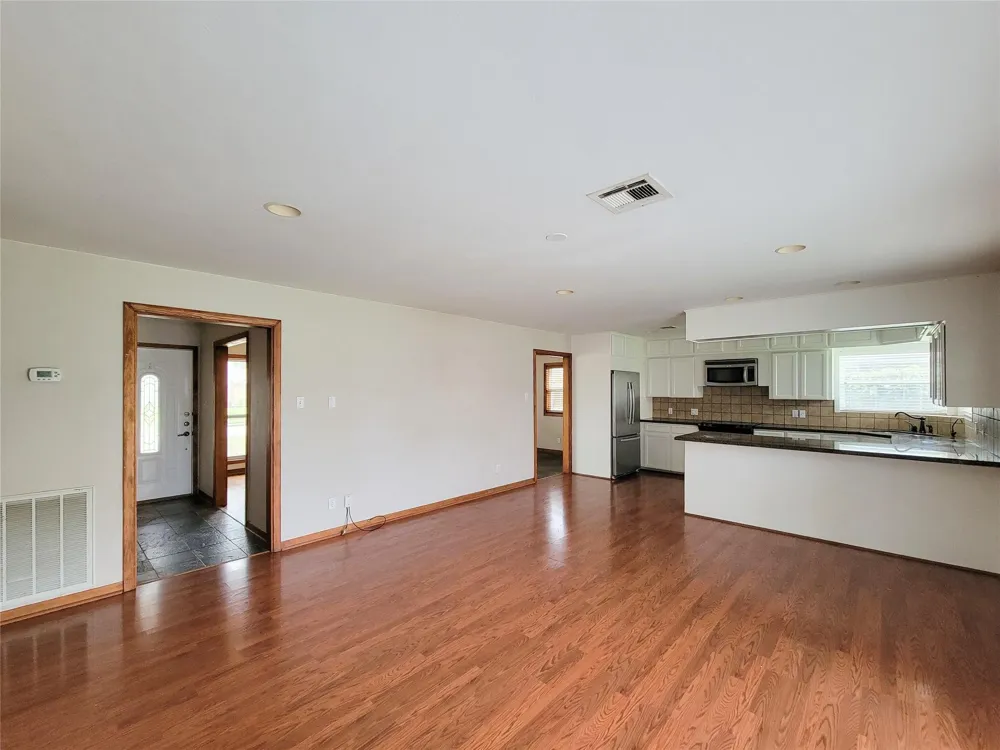 2403 Willowby Houston, TX 77008
